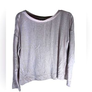 Woman’s tommy bahama sweater long sleeve color light pink size M